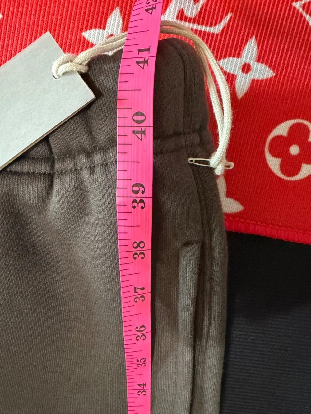 Fear of God Essentials 1977 "Iron" Sweats. Open Cuffed. Brand New. Heavyweight M - Picture 11 of 11